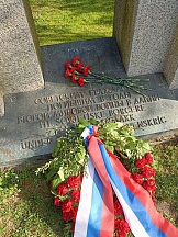 О возложении венка к памятнику "Русский монумент" на кладбище "Биспебьерг"